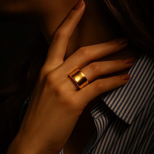VAKHDUCI GlowAura Statement Ring