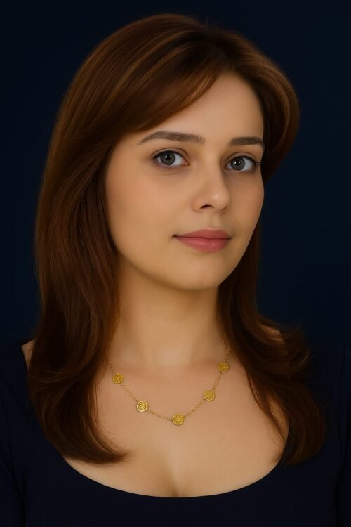 VAKHDUCI Glimmer Charm Necklace