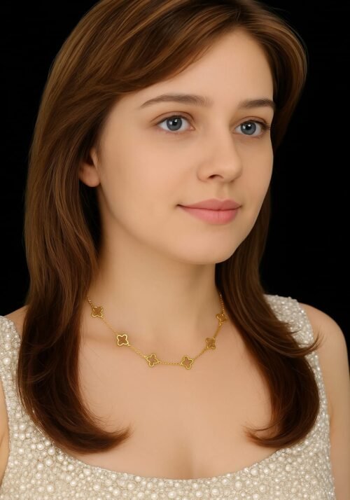 VAKHDUCI Clover Bloom Necklace